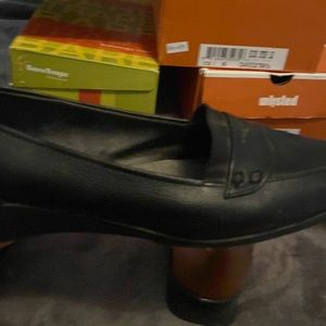 Unknown brand or size, I think 11.